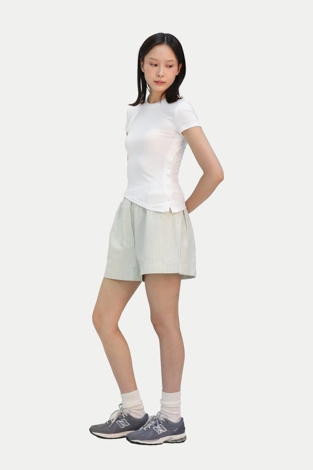 ZELINA RIBBED JERSEY SIDE BUTTON TOP IN WHITE