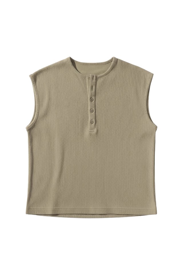 GRADY SLEEVELESS HENLEY TOP IN SAND