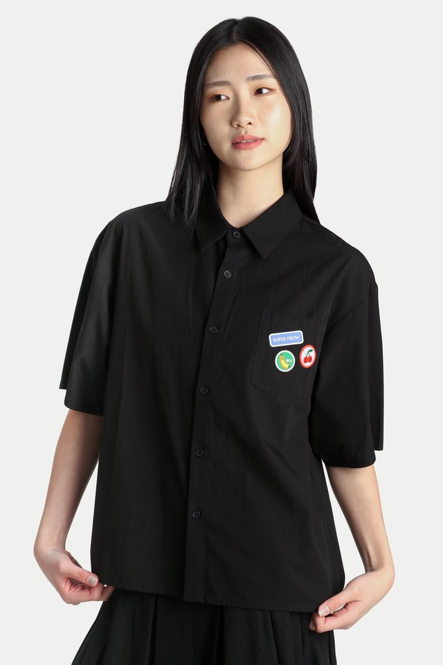 ARCADE X TESS SMITH-ROBERTS "SUPER FRESH" BOXY SHIRT IN BLACK