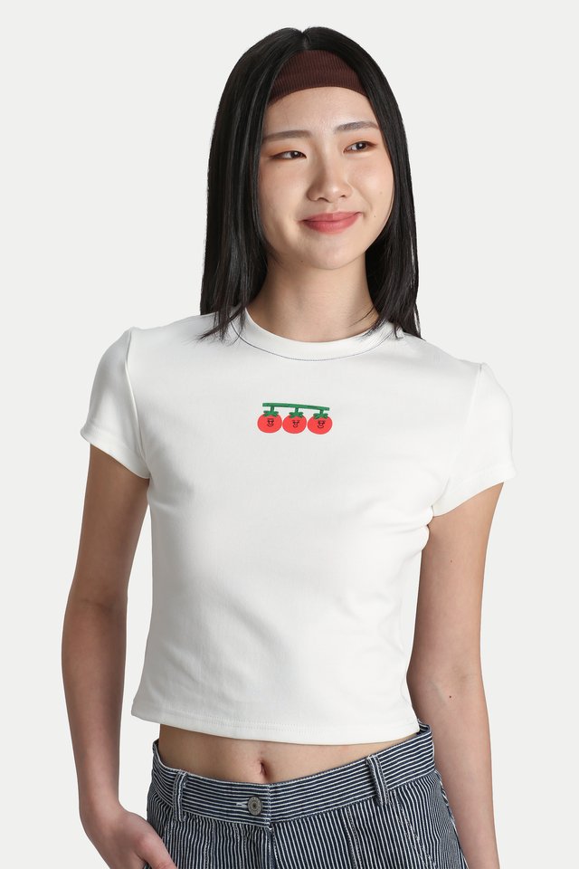 ARCADE X TESS SMITH-ROBERTS “TOMATOES” CONTRAST-STITCH BABY TEE IN WHITE