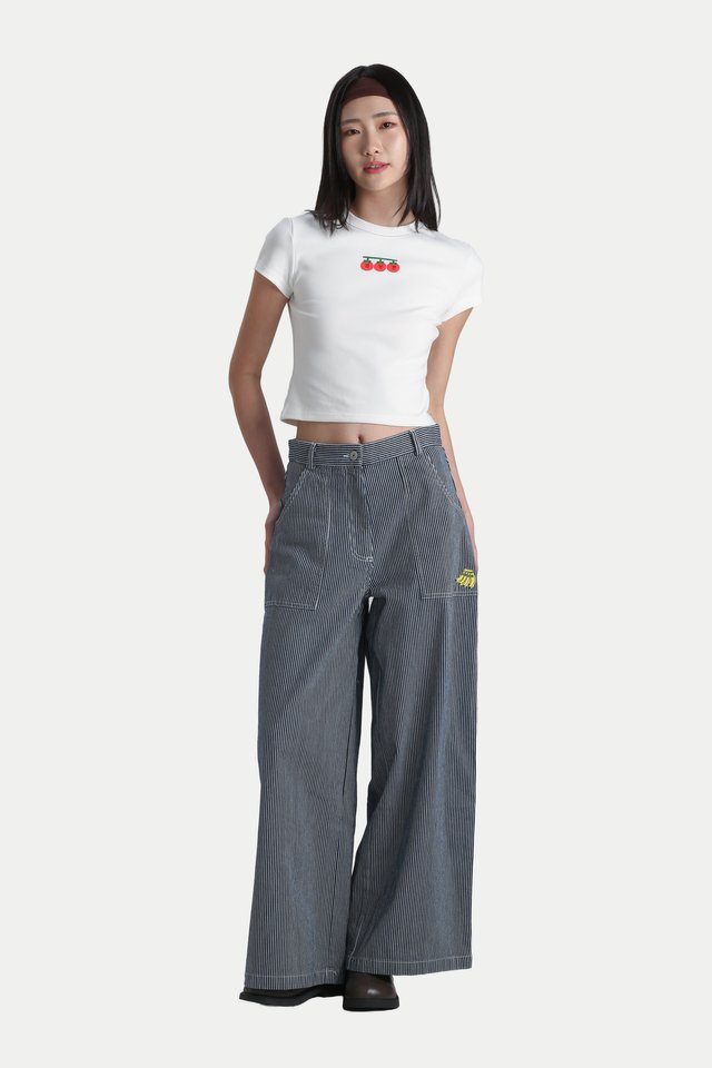 ARCADE X TESS SMITH-ROBERTS “TOMATOES” CONTRAST-STITCH BABY TEE IN WHITE