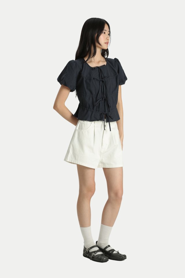 DARCIE DENIM SHORTS IN WHITE