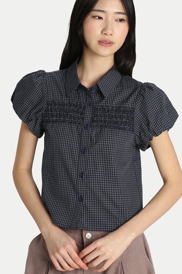 TESSA SHIRRED PUFF SLEEVE TOP IN NAVY CHECKS