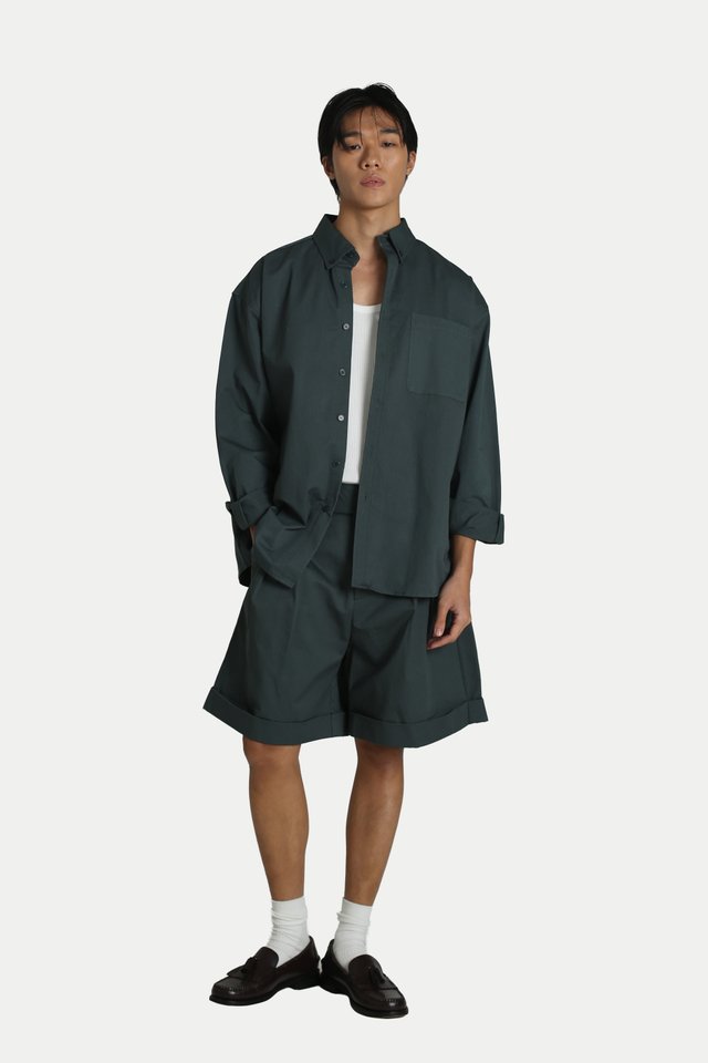 OSKAR PLEATED GURKHA SHORTS IN TEAL