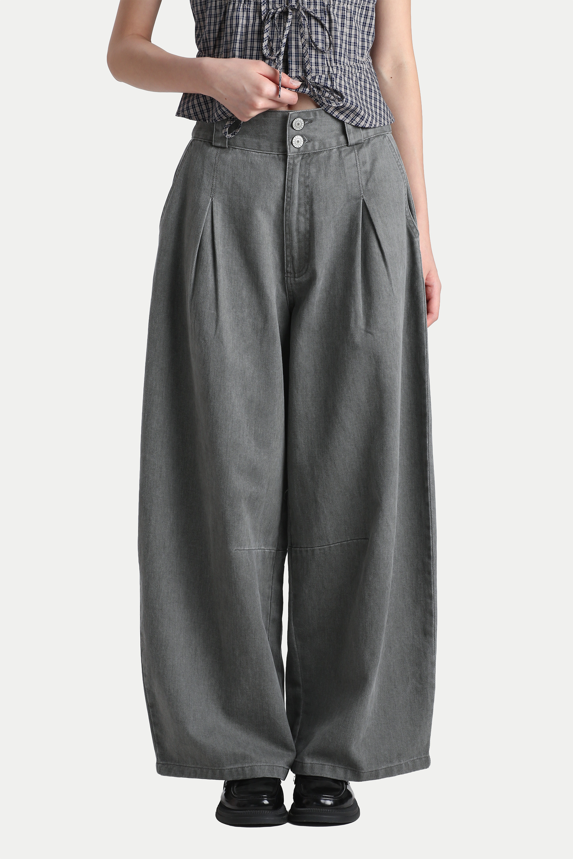 MIKAEL HIGH-WAISTED OBI BARREL LEG JEANS IN CHARCOAL
