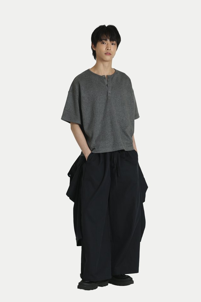 KOA BOXY-FIT HENLEY TOP IN CHARCOAL