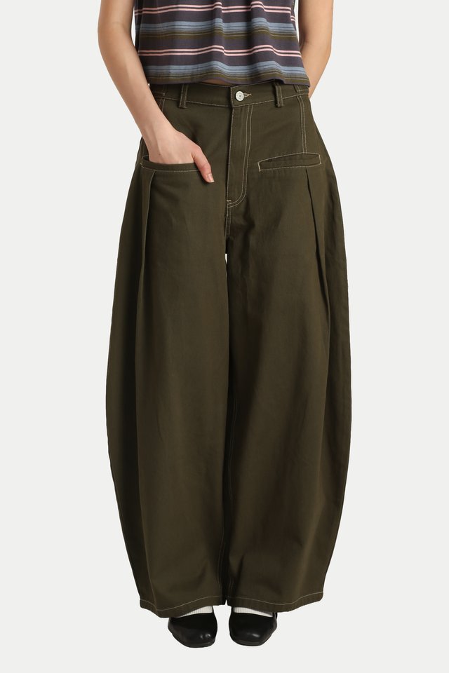 KAYLEE CONTRAST STITCH CURVED JEANS IN HUNTER