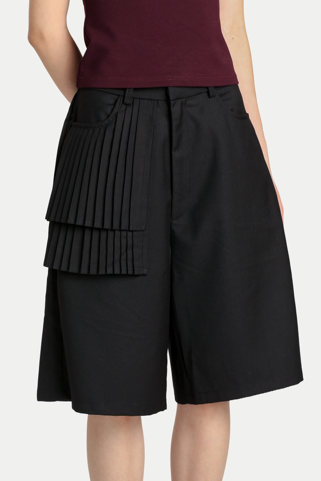 GIA SIDE PLEATED PEPLUM SUIT BERMS IN BLACK