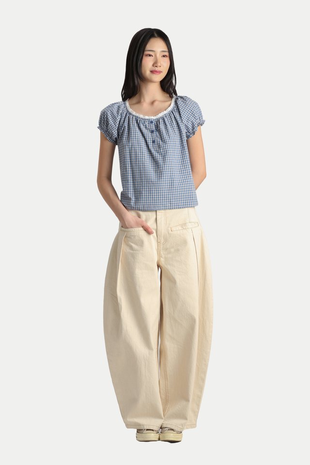 KAYLEE CONTRAST STITCH CURVED JEANS IN ECRU