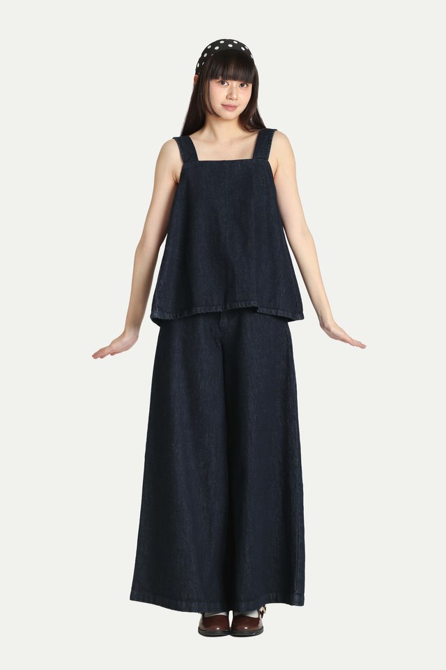 KENZIE HIGH-WAISTED FLARED JEANS IN DARK WASH