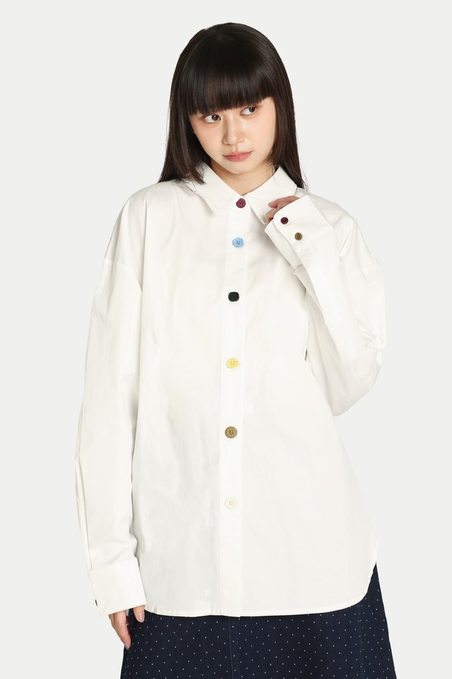 FAE ODD BUTTONS SHIRT IN WHITE