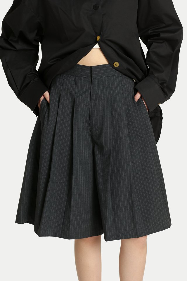 YUTO SUIT PLEATED HAKAMA BERMUDAS IN STONE STRIPES