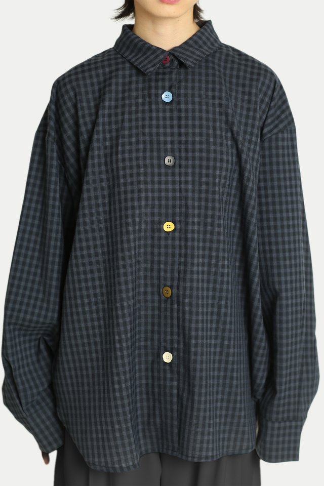 FAE ODD BUTTONS SHIRT IN MIDNIGHT CHECKS