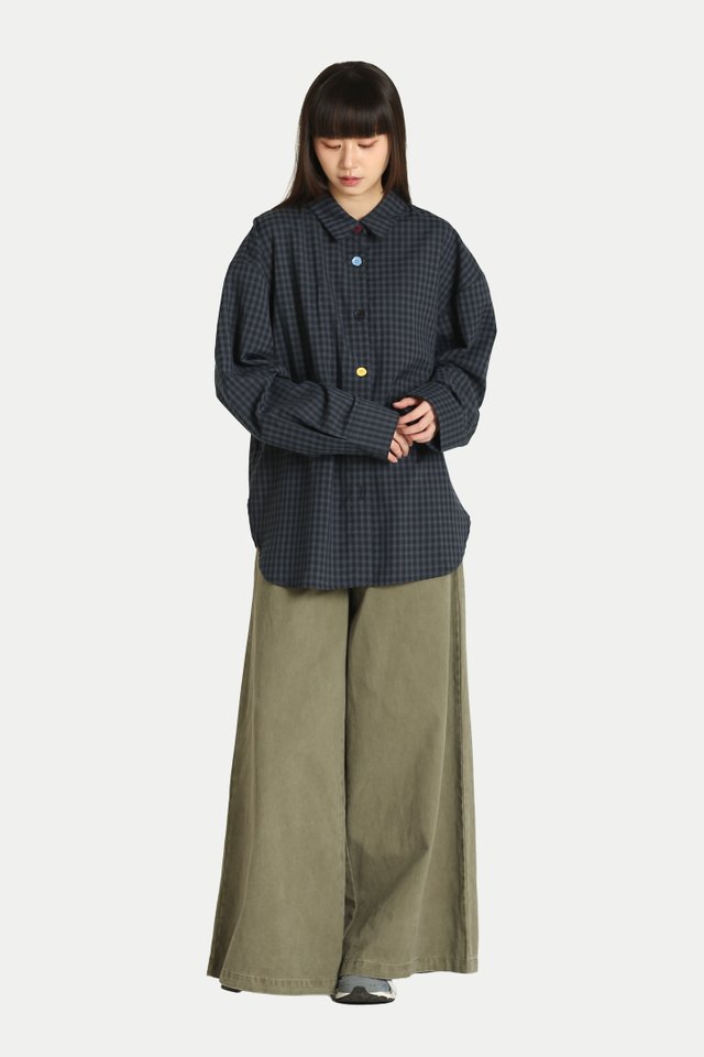 FAE ODD BUTTONS SHIRT IN MIDNIGHT CHECKS