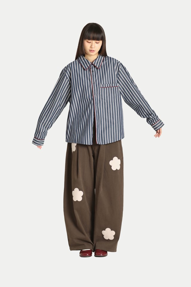 NYSSA FLOWER CURVED LEG PANTS IN TRUFFLE