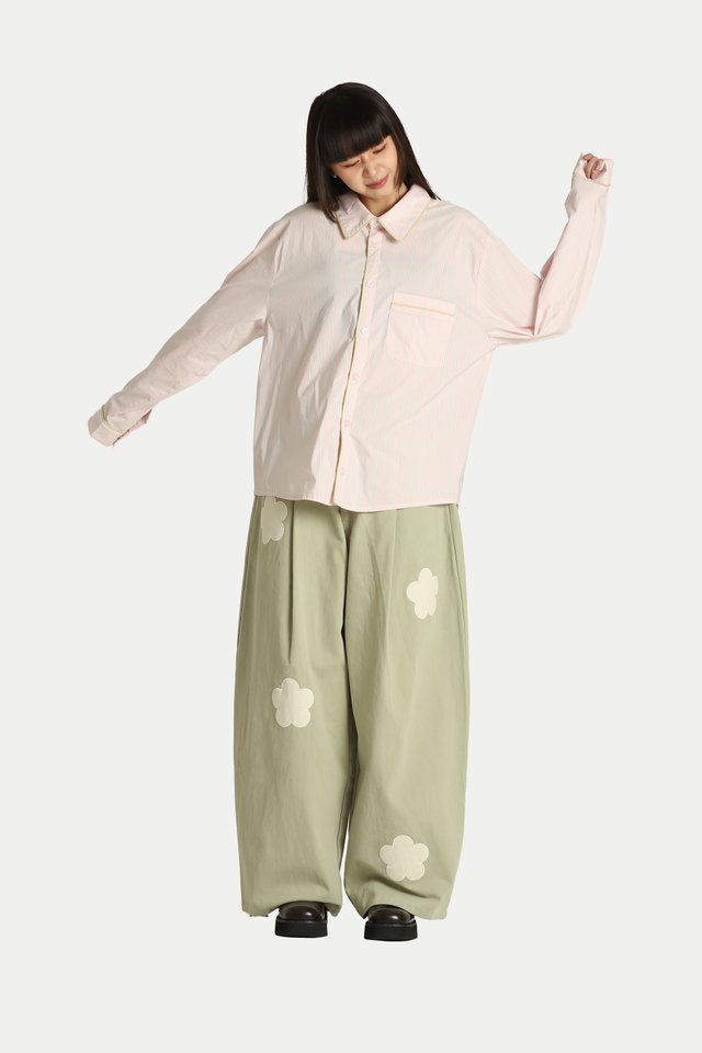 NYSSA FLOWER CURVED LEG PANTS IN LIMESTONE