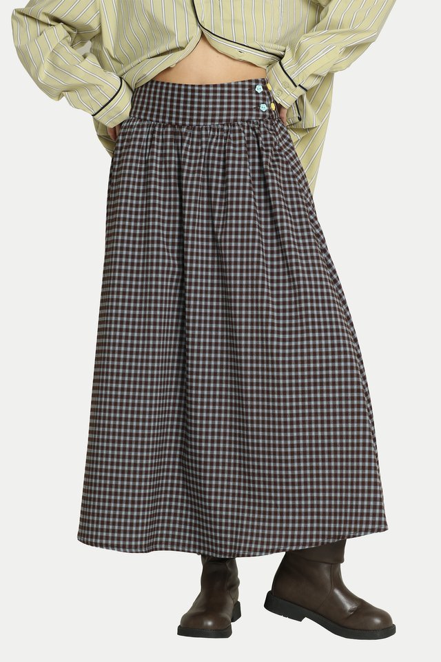 DARLA FLOWER GATHERED YOKE SKIRT IN BROWN CHECKS