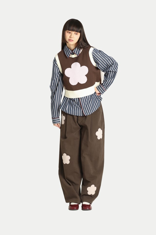 TANSY FLOWER VEST IN BROWN