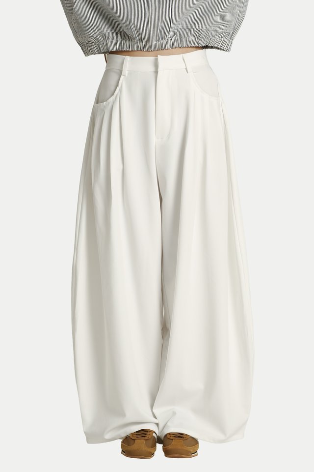 REIKO PLEATED CURVED TROUSERS IN WHITE