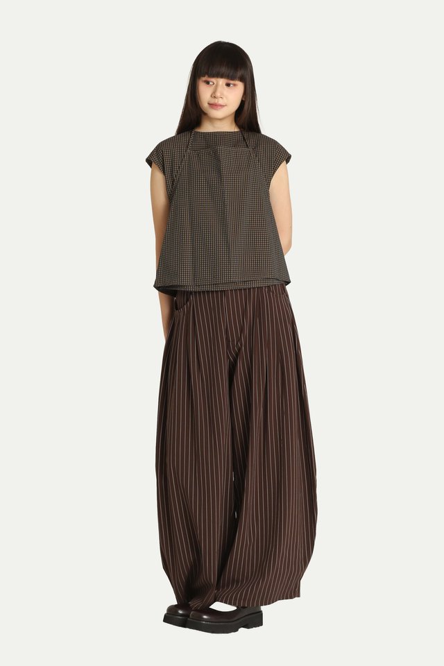REIKO PLEATED CURVED TROUSERS IN BROWN STRIPES