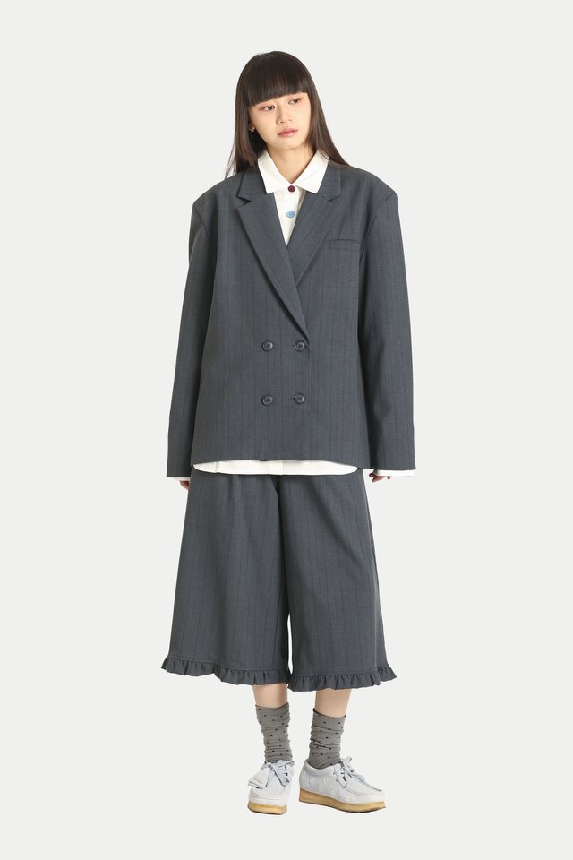 RIETTA OVERSIZED DOUBLE-BREASTED BLAZER IN VINTAGE BLUE STRIPES