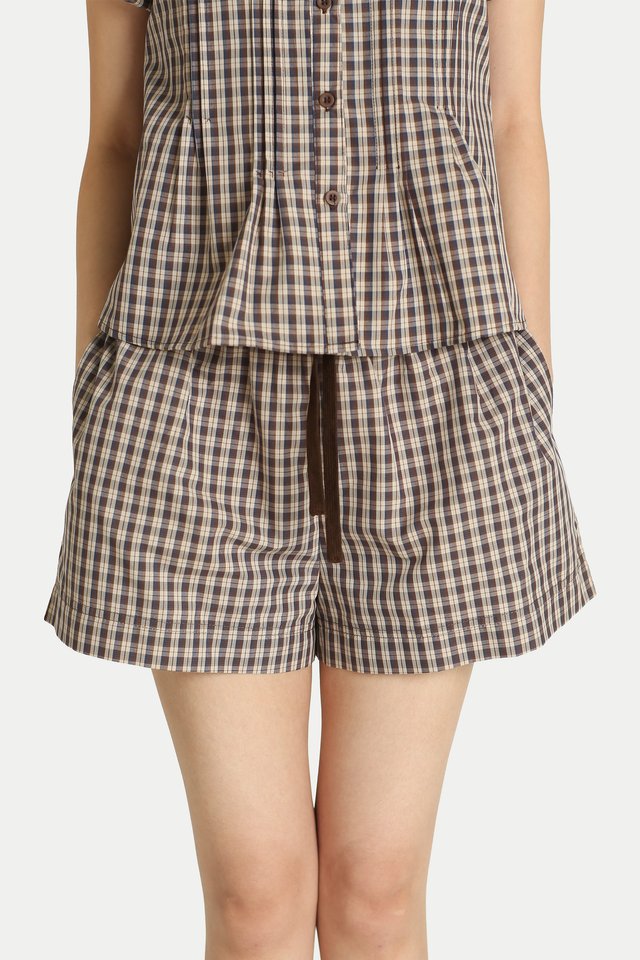 HENA RELAXED SHORTS IN BROWN CHECKS