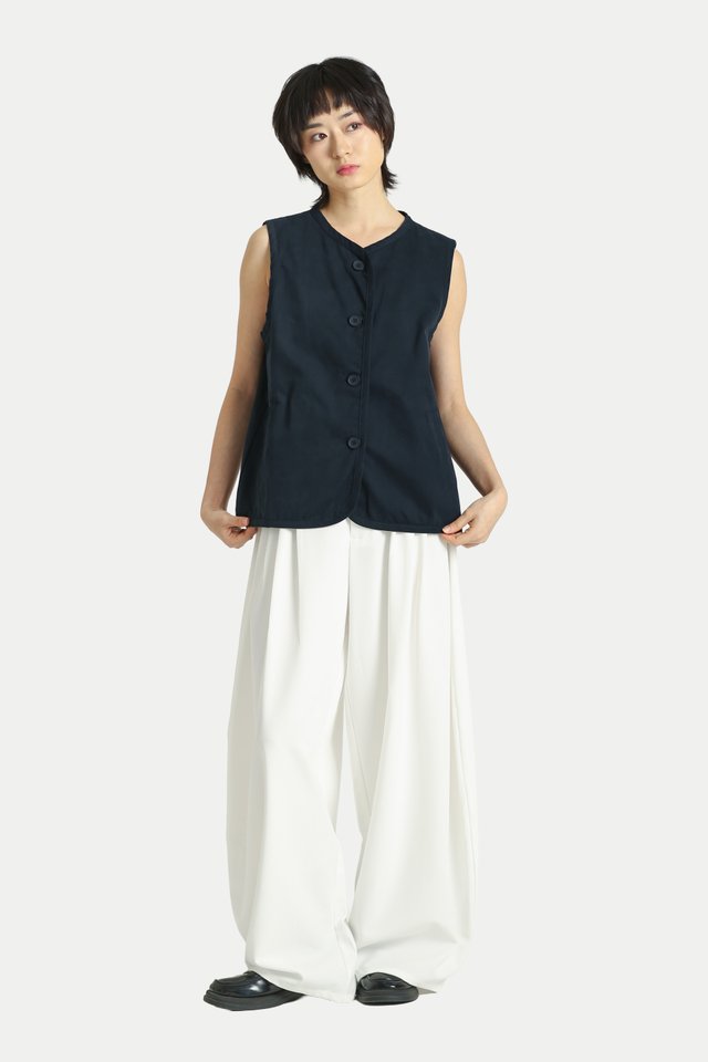 RISA REVERSIBLE BOXY VEST IN NAVY/VINTAGE ROSES