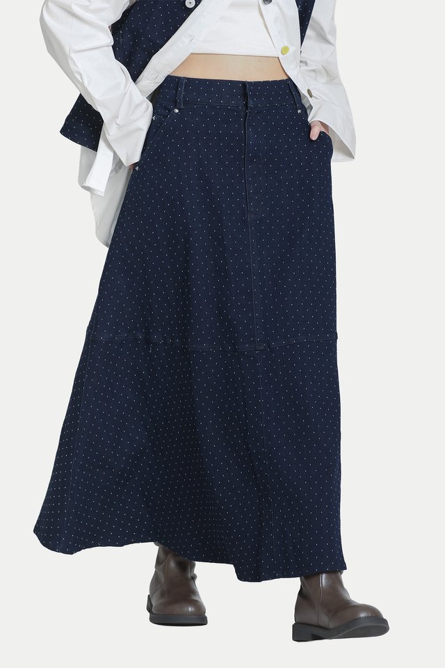 JADEN DENIM FLARE SKIRT IN DARK DOTS