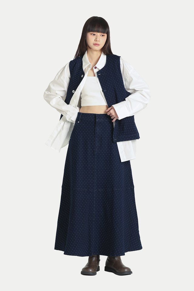 JADEN DENIM FLARE SKIRT IN DARK DOTS