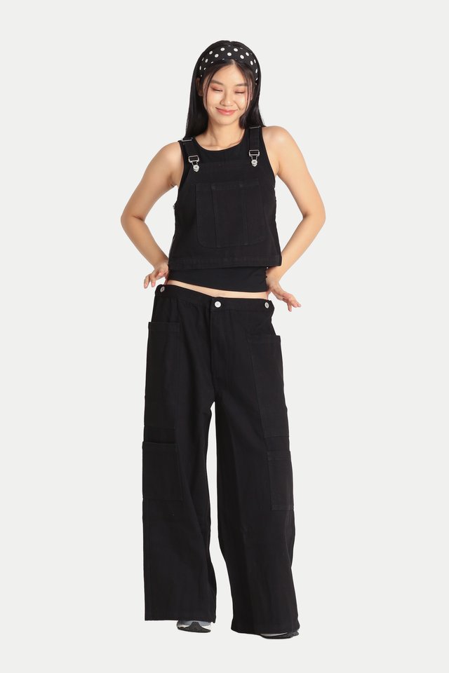 JADA 2-WAY DUNGAREE TOP IN BLACK