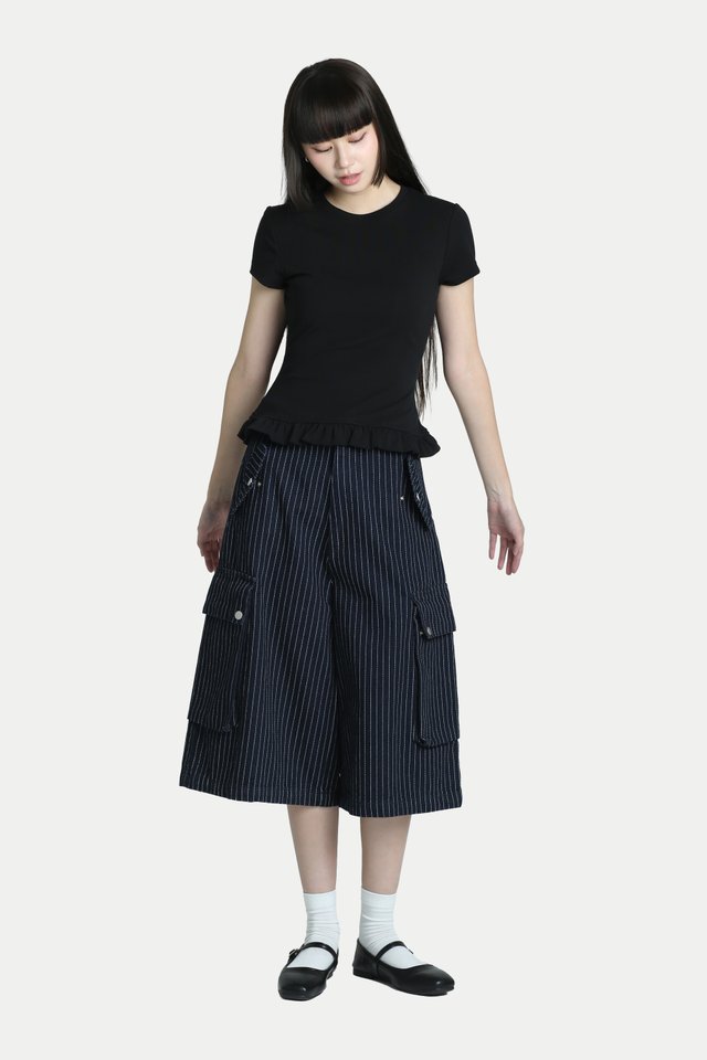 JODIE FRILL HEM BABY TEE IN BLACK
