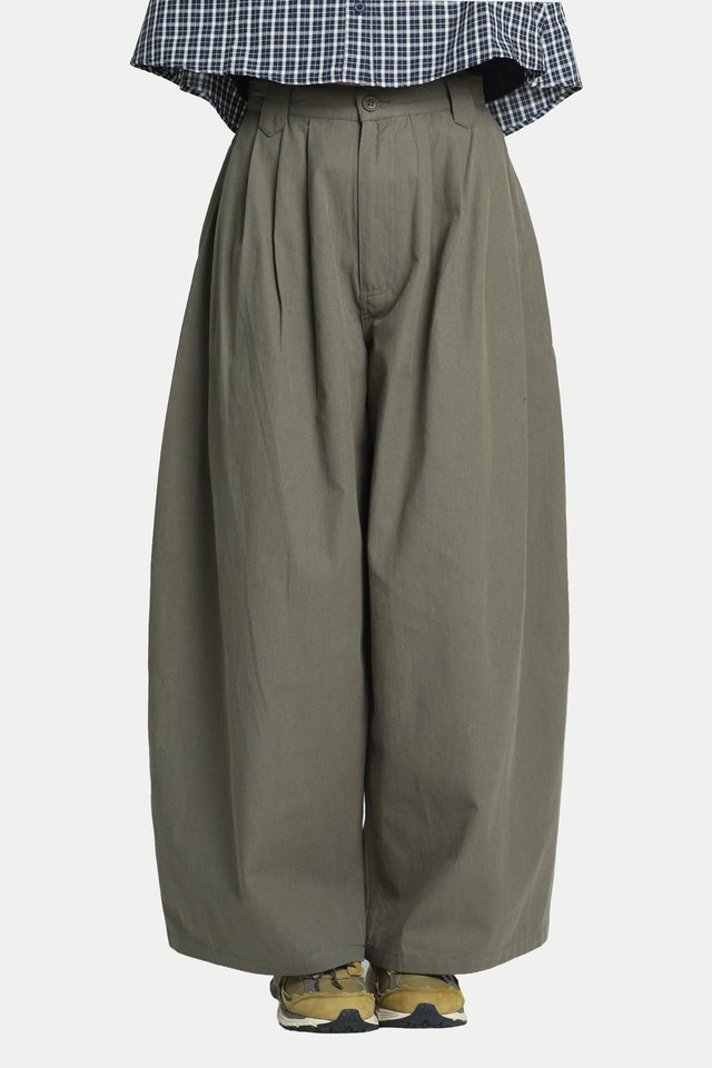 MITSUKO TAILORED BARREL LEG PANTS IN MOSS