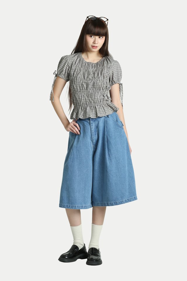 KAZUMA DENIM WIDE-LEG JORTS IN MID WASH