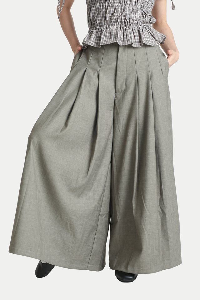 IZUMI PLEATED HAKAMA PANTS IN EARL GREY