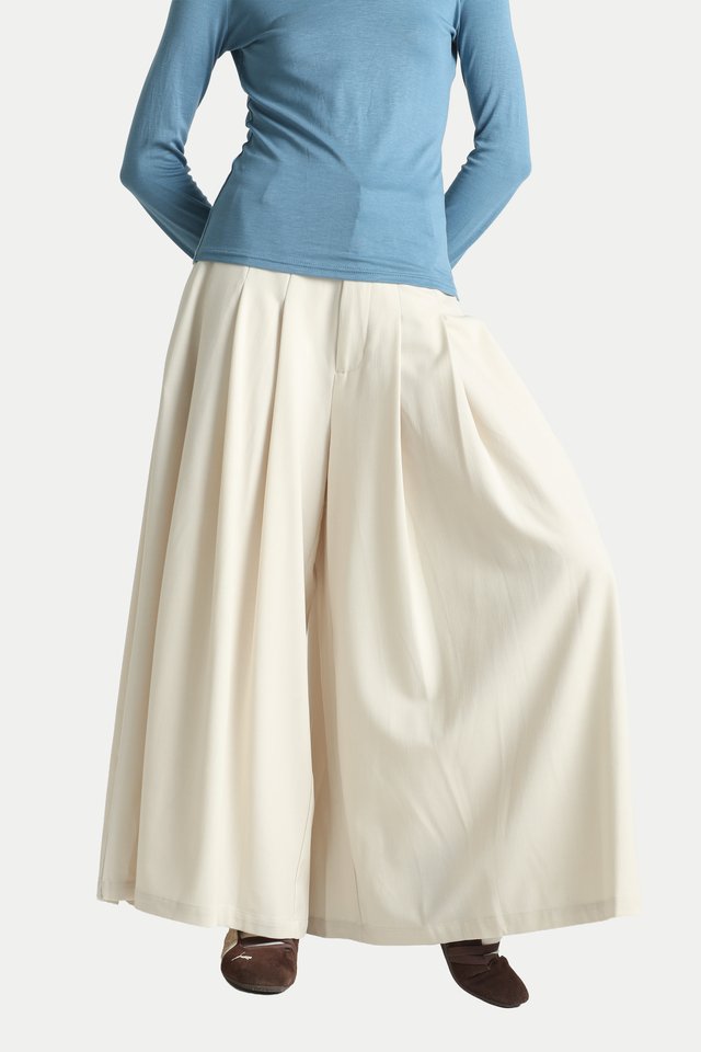 IZUMI PLEATED HAKAMA PANTS IN IVORY