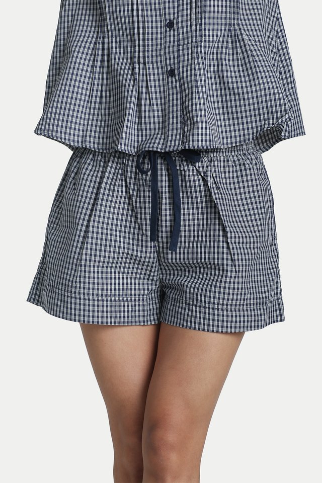 HENA RELAXED SHORTS IN MIDNIGHT CHECKS