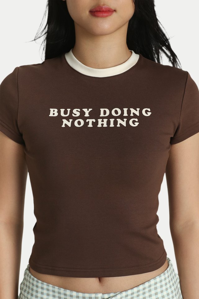 ARCADE X ALIGN COVE "BUSY DOING NOTHING" BABY TEE IN SUNDAY BROWN