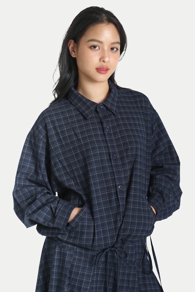 RUKA DRAWSTRING HEM RELAXED SHIRT IN NAVY CHECKS