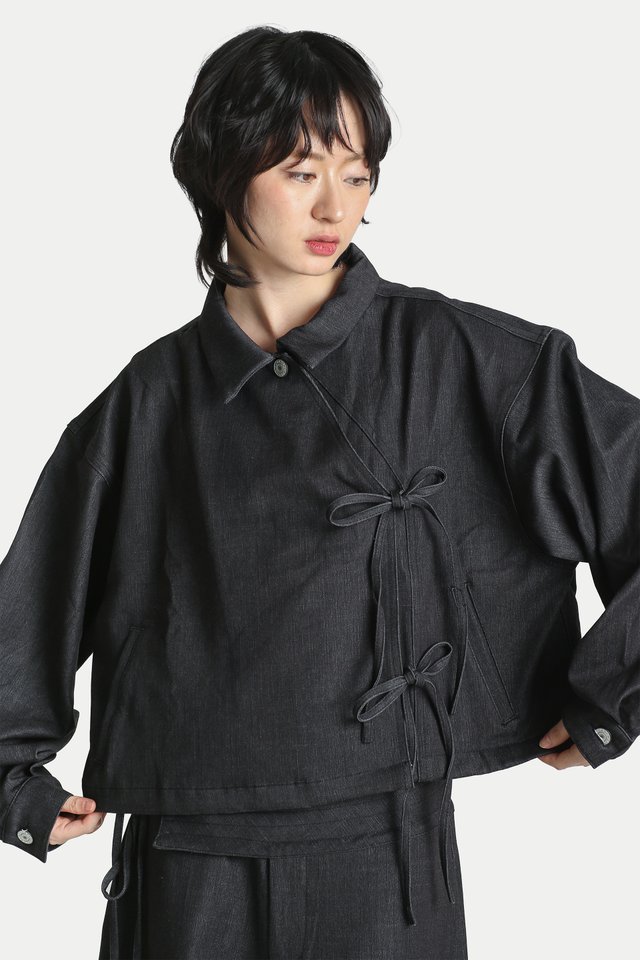 ELIA DOUBLE BREASTED CHAMBRAY CROP JACKET IN SHADOW