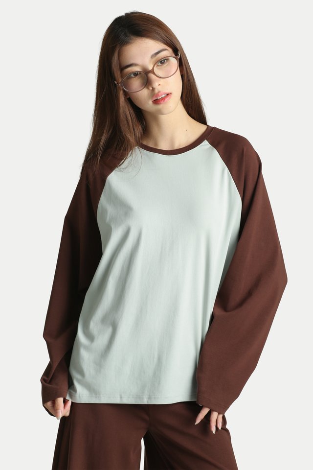 DAWN OVERSIZED RAGLAN SLEEVE TOP IN MINT/CHOCOLATE