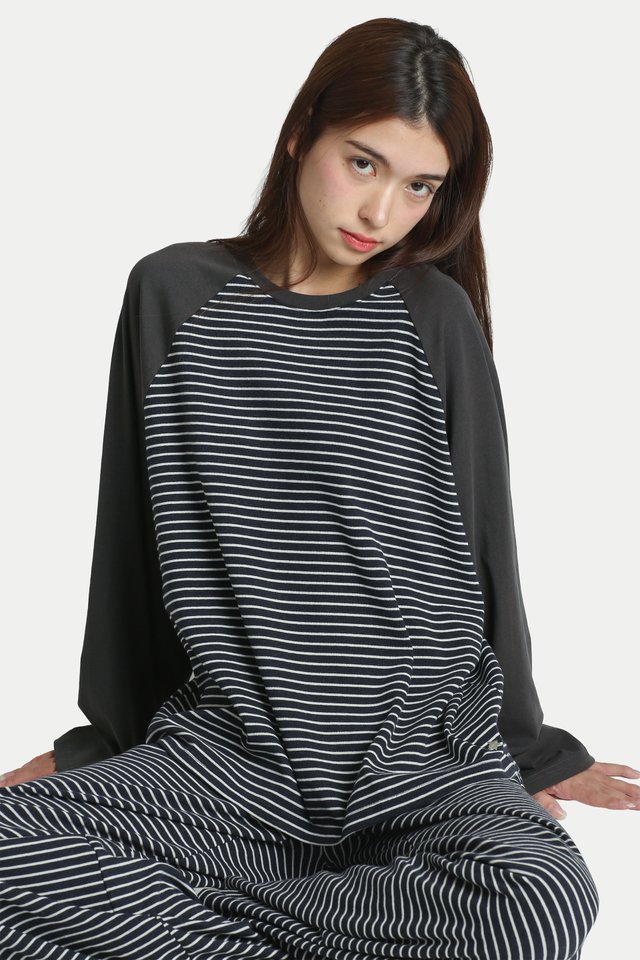 DAWN OVERSIZED RAGLAN SLEEVE TOP IN NAVY STRIPES/CHARCOAL