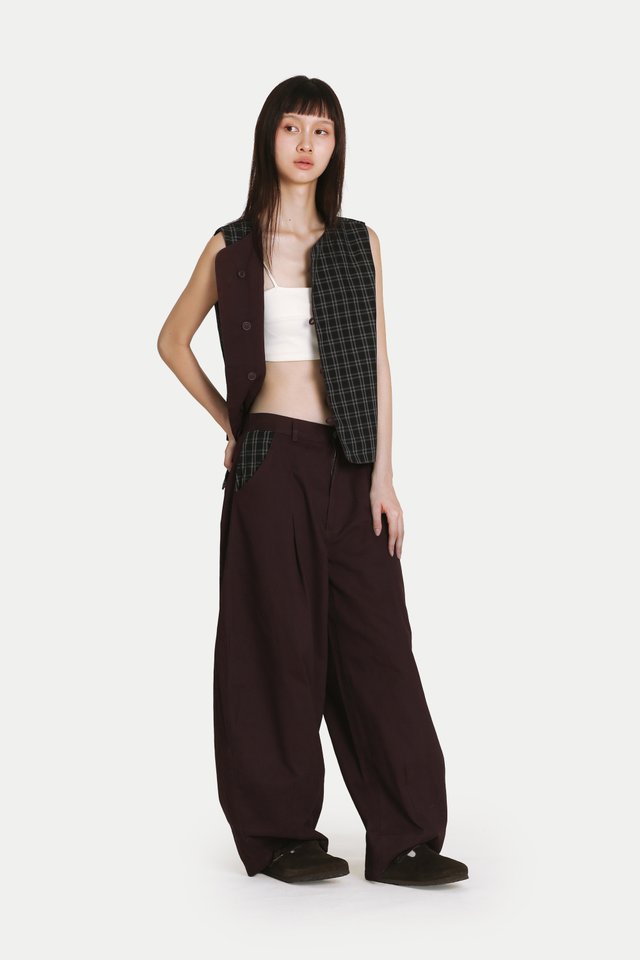 KENTA CONTRAST TWILL BARREL LEG JEANS IN PLUM/BLACK CHECKS