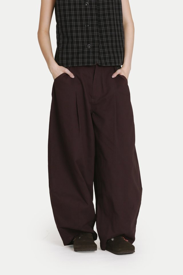 KENTA CONTRAST TWILL BARREL LEG JEANS IN PLUM/BLACK CHECKS