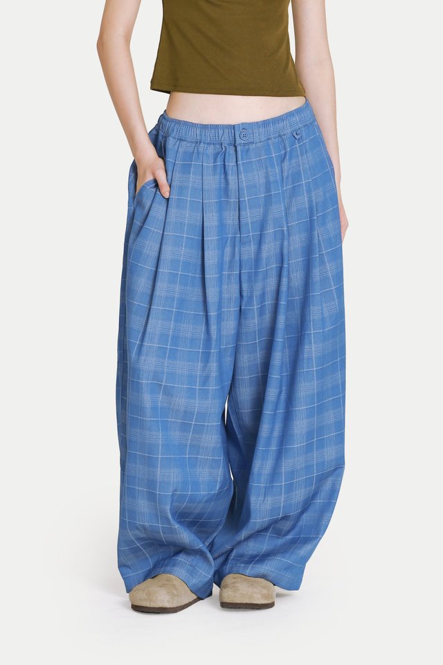 KOUTA PARACHUTE PANTS IN MID BLUE CHECKS