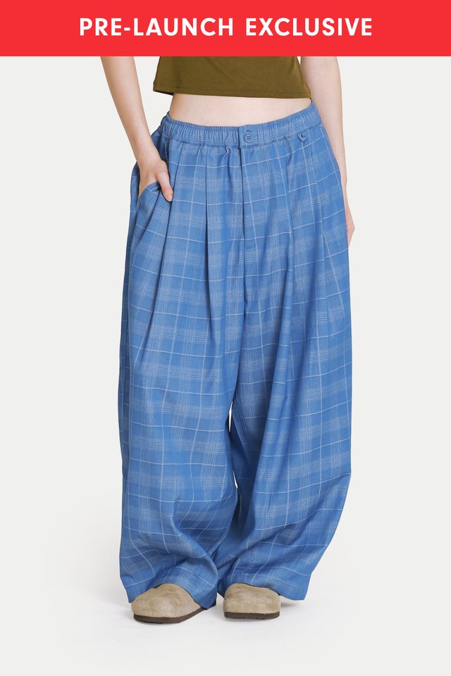 KOUTA PARACHUTE PANTS IN MID BLUE CHECKS