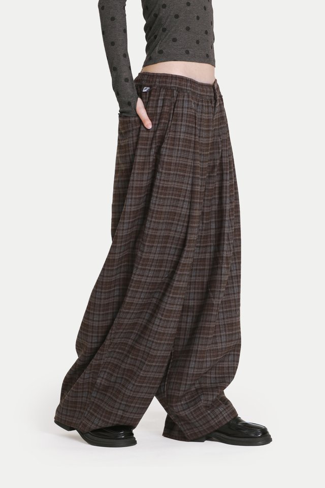 KOUTA PARACHUTE PANTS IN TEDDY CHECKS