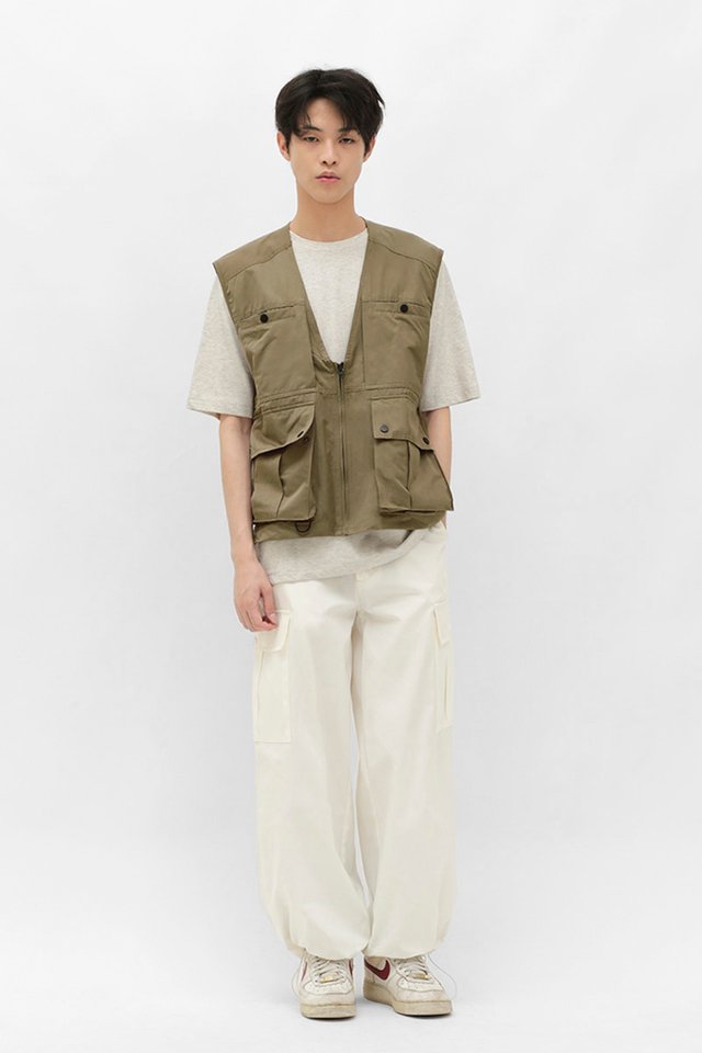 NEIL UTILITY VEST IN TAUPE