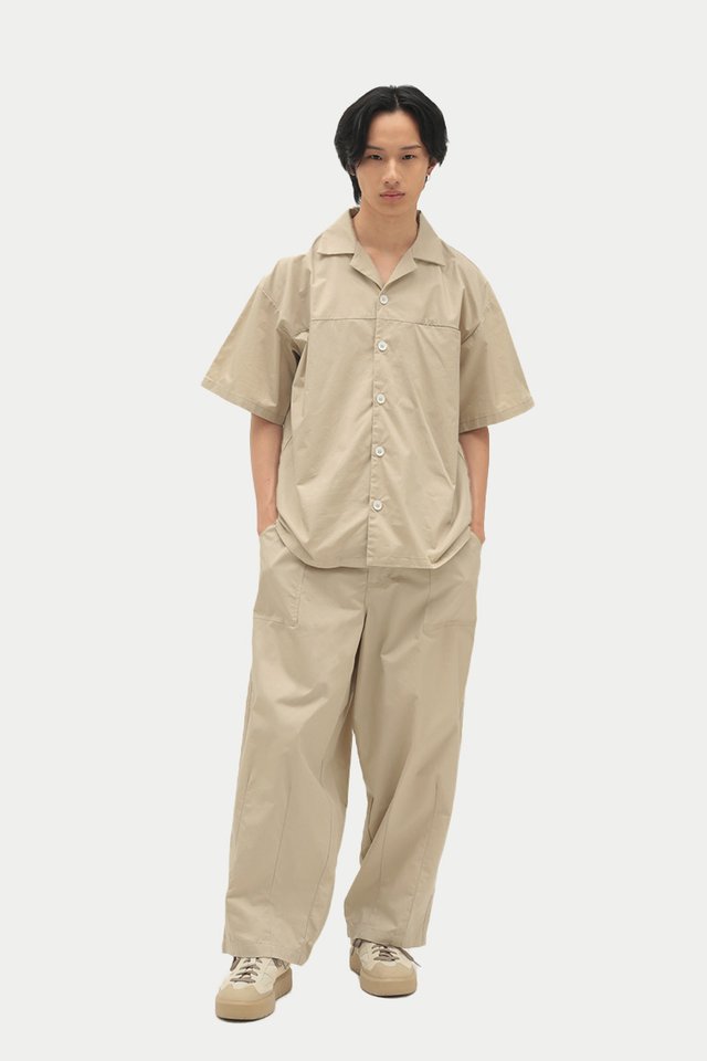 COREY WIDE-FIT CAMP COLLAR SHIRT IN SAND