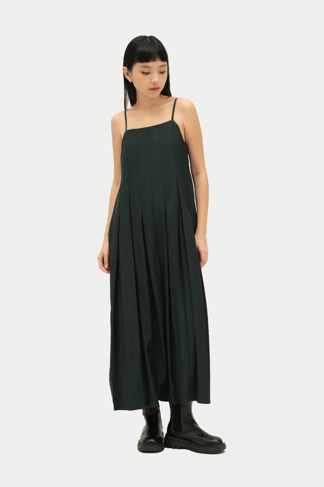 CARIANNE PLEATED DRESS IN FOREST
